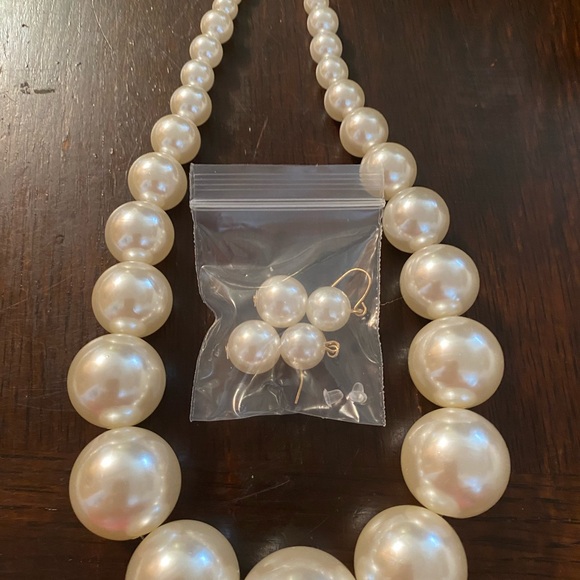 Fashion ladies chunky pearl set - Picture 4 of 6